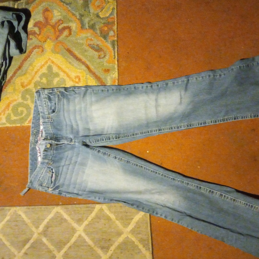 Maurices jeans